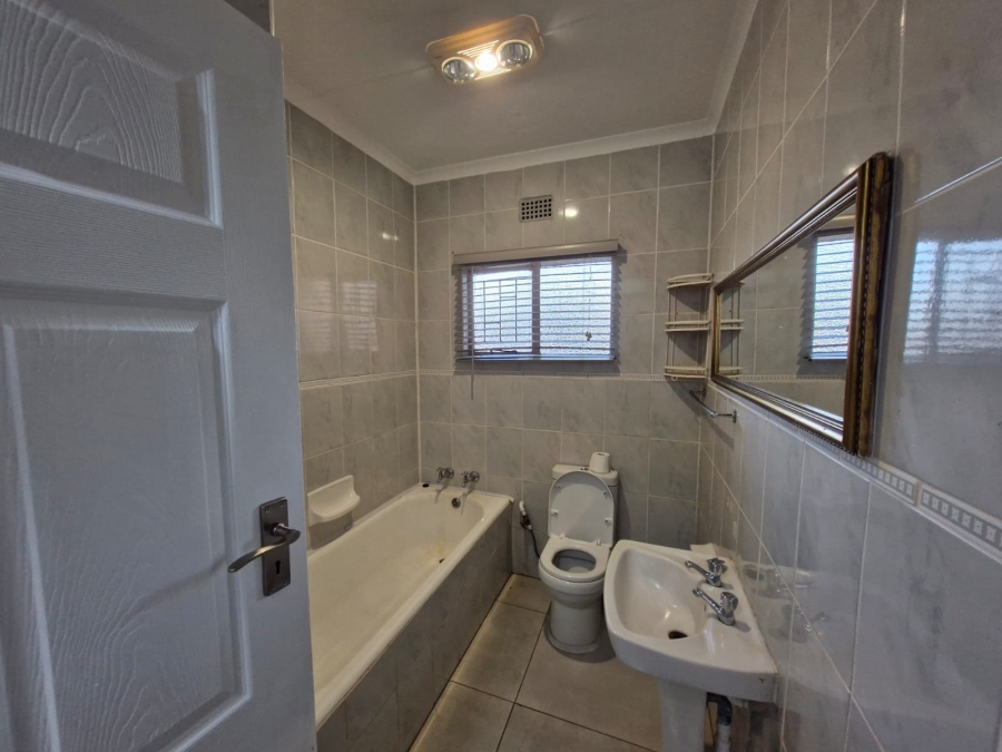 To Let 4 Bedroom Property for Rent in Kathu Northern Cape
